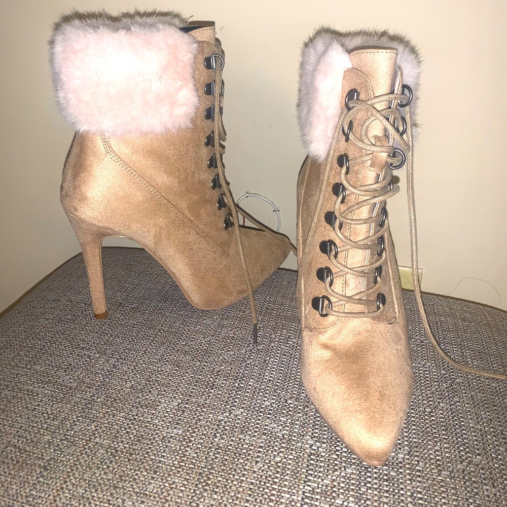 Like new size 7 woman’s Boots